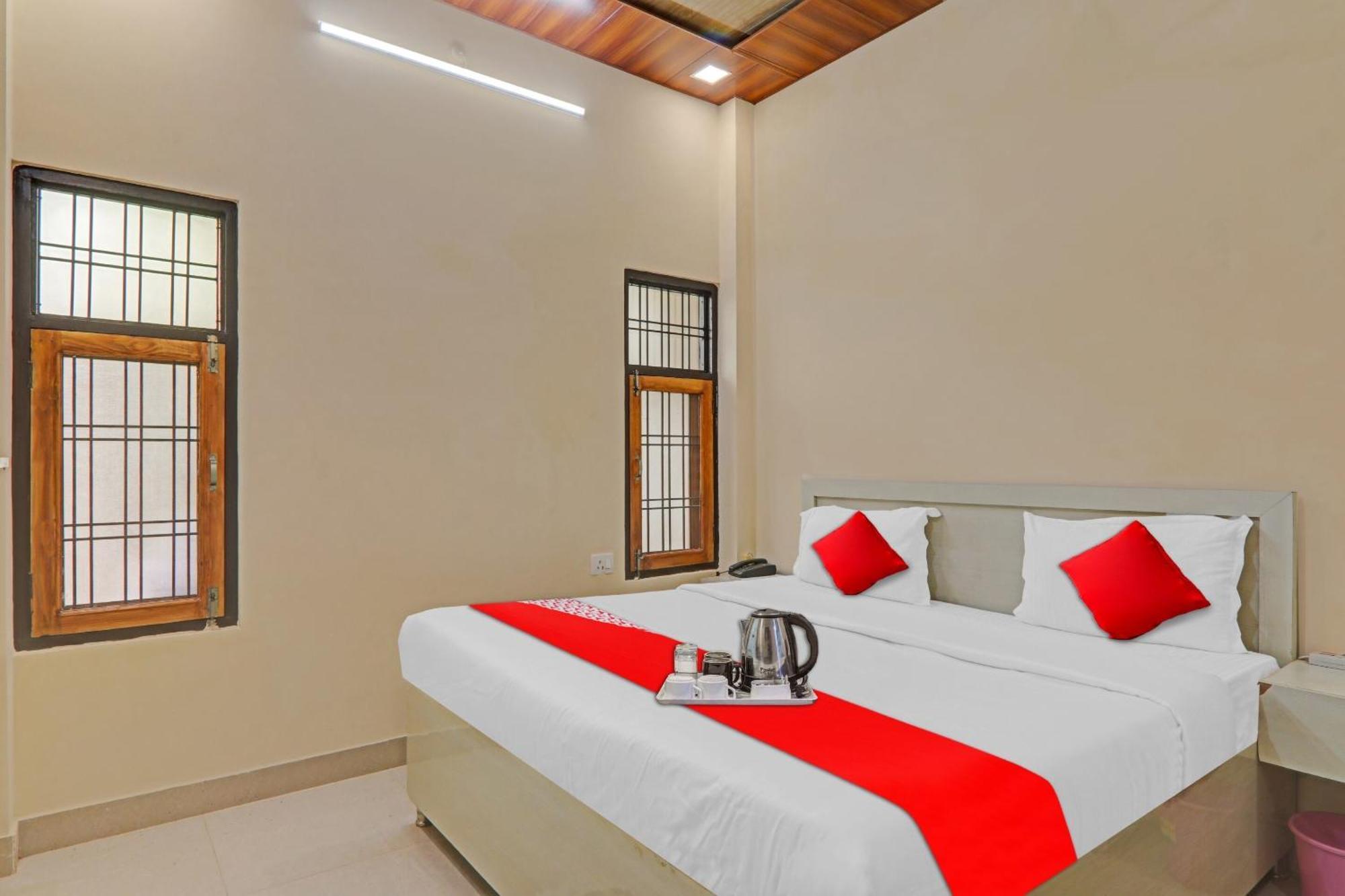 Hotel O Sai Galaxy Hotel & Restaurant Kanpur Esterno foto
