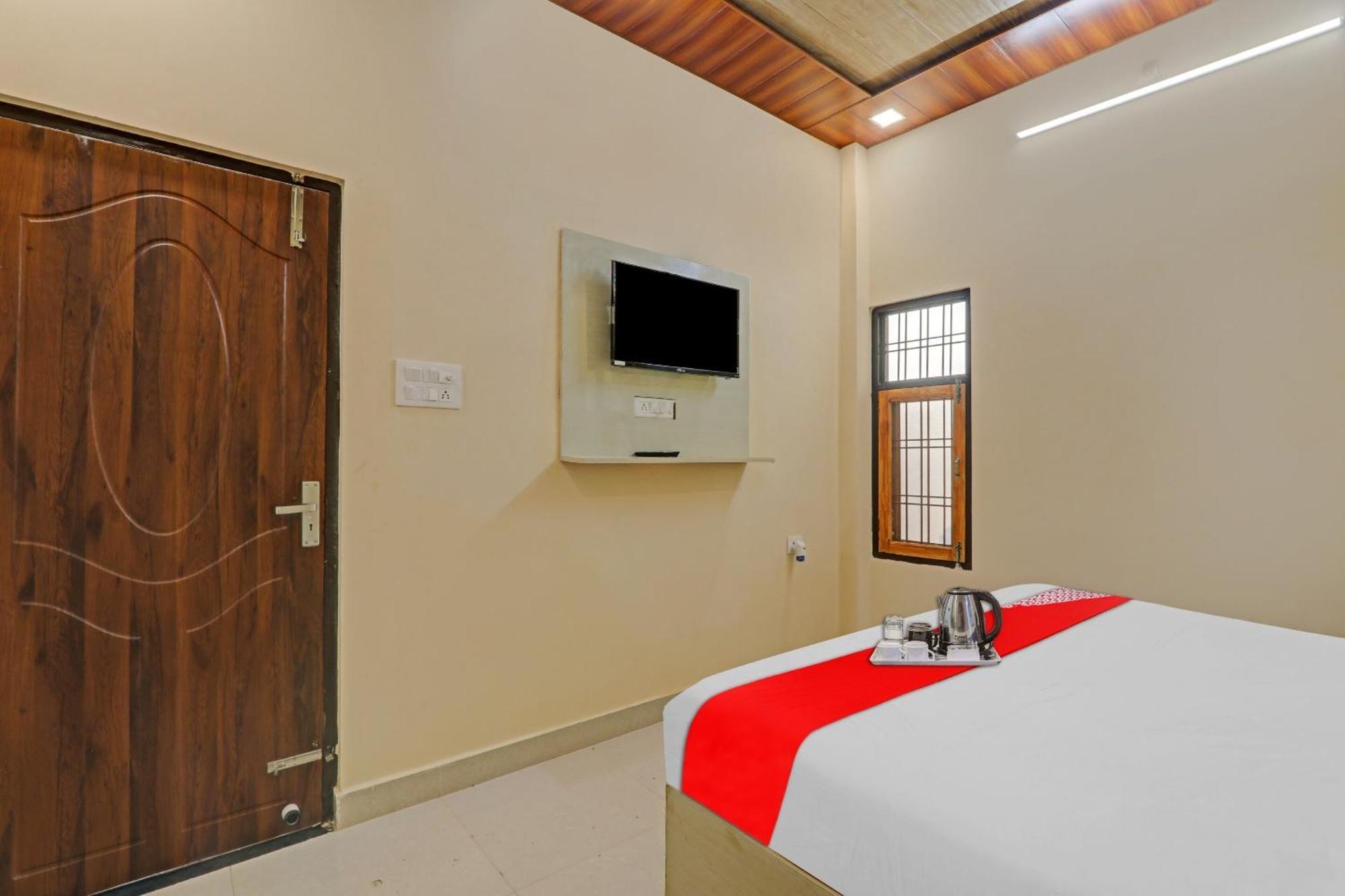 Hotel O Sai Galaxy Hotel & Restaurant Kanpur Esterno foto