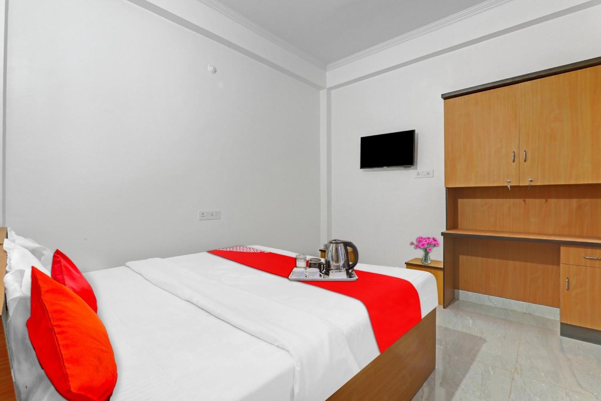 Hotel O Sai Galaxy Hotel & Restaurant Kanpur Esterno foto